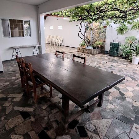 Pousada Roosevelt Suite 01 - Pousada Central Prox Rodoviaria E Dist Industrial Uberlândia Kültér fotó