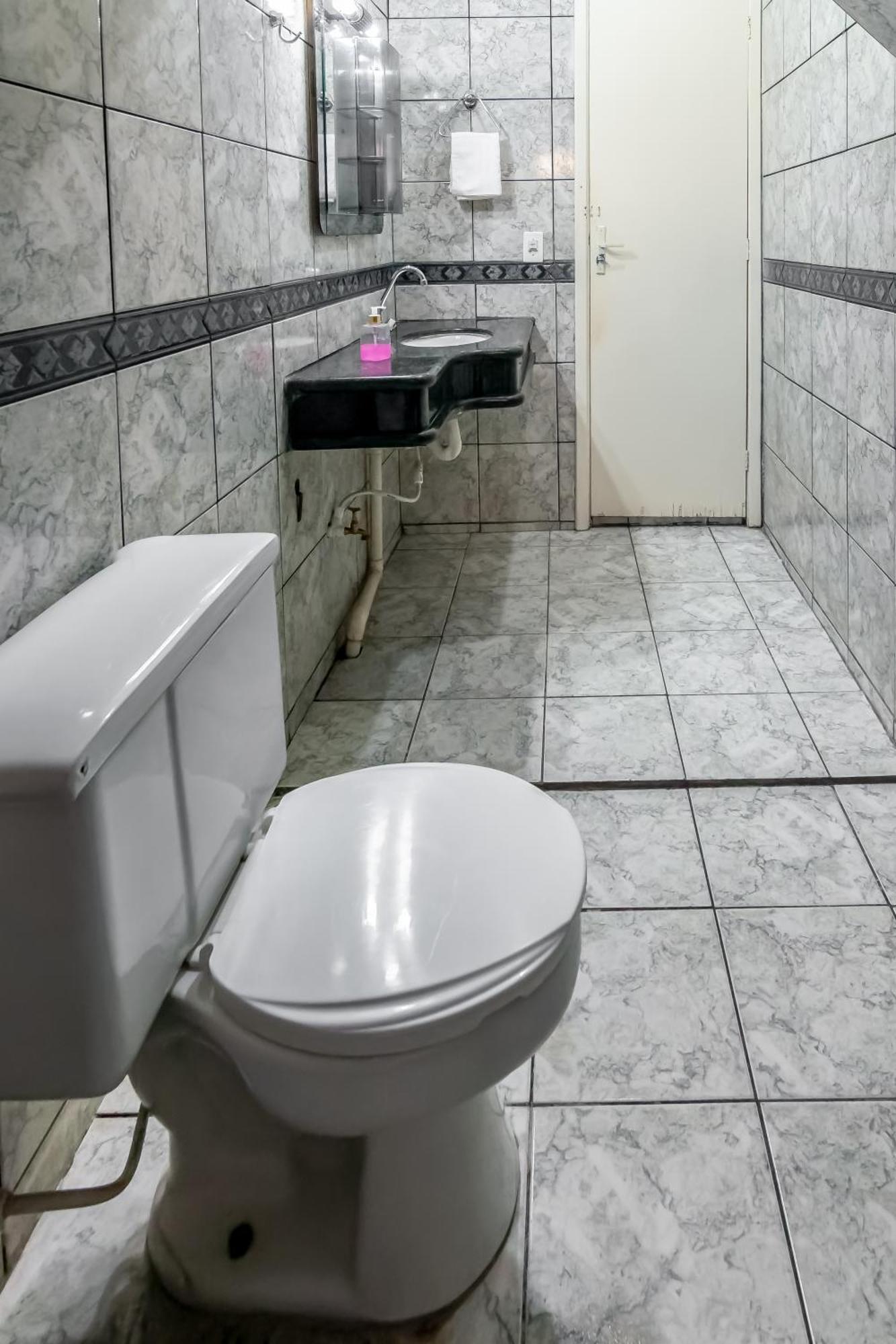 Pousada Roosevelt Suite 01 - Pousada Central Prox Rodoviaria E Dist Industrial Uberlândia Kültér fotó